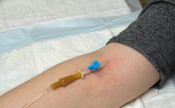 Как поставить капельницу от запоя на дому? Капельницу можно поставить дома